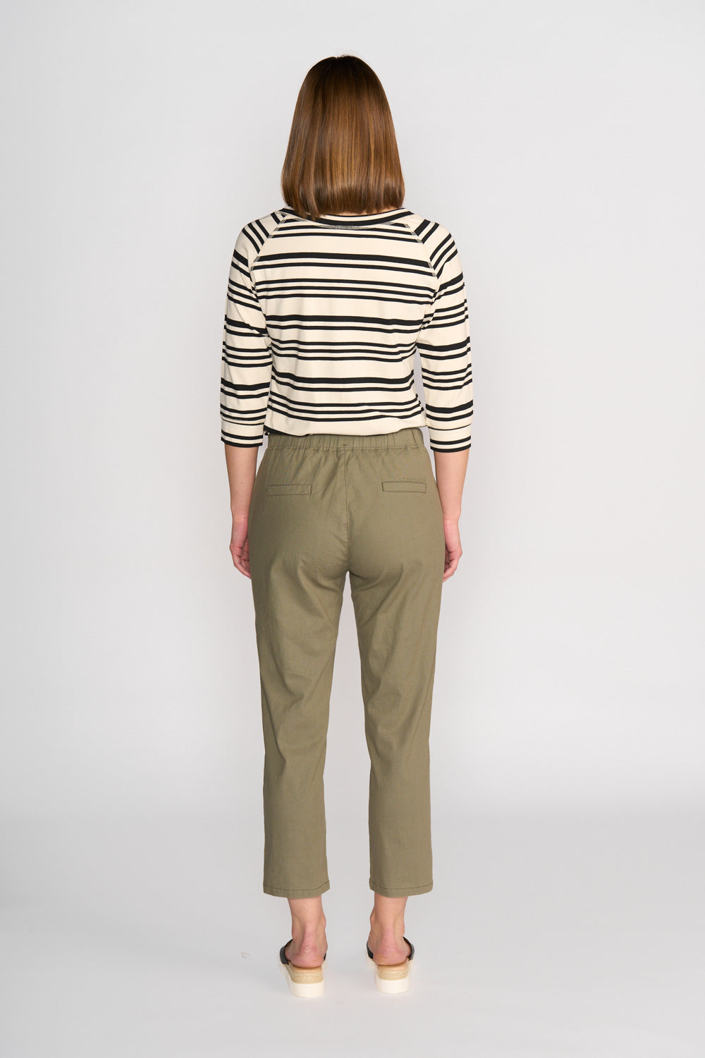 Vassalli 7/8 Length Slim Leg Elastic Waist Pant