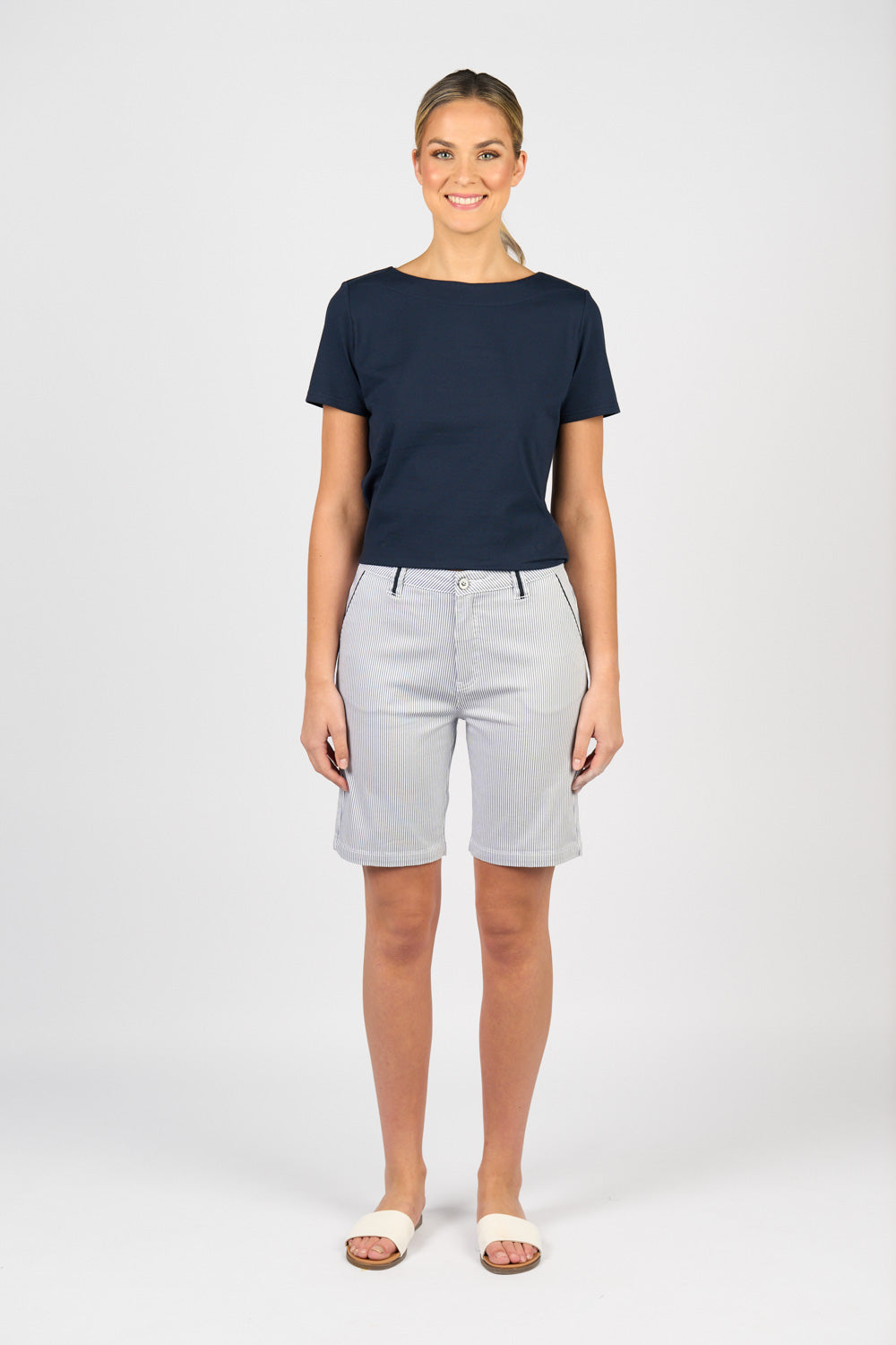 Vassalli Slim Leg Above Knee Short with Contrast Trim