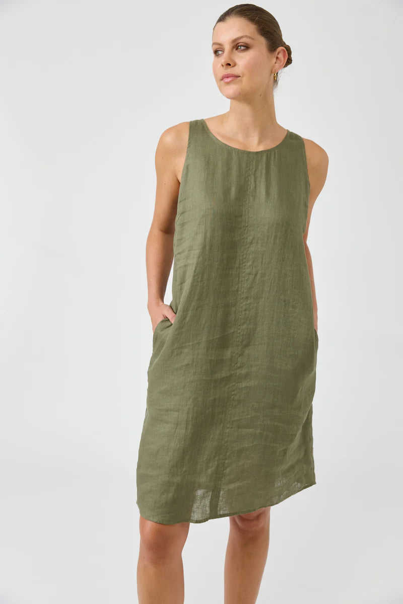 Eb&Ive Studio Midi Dress