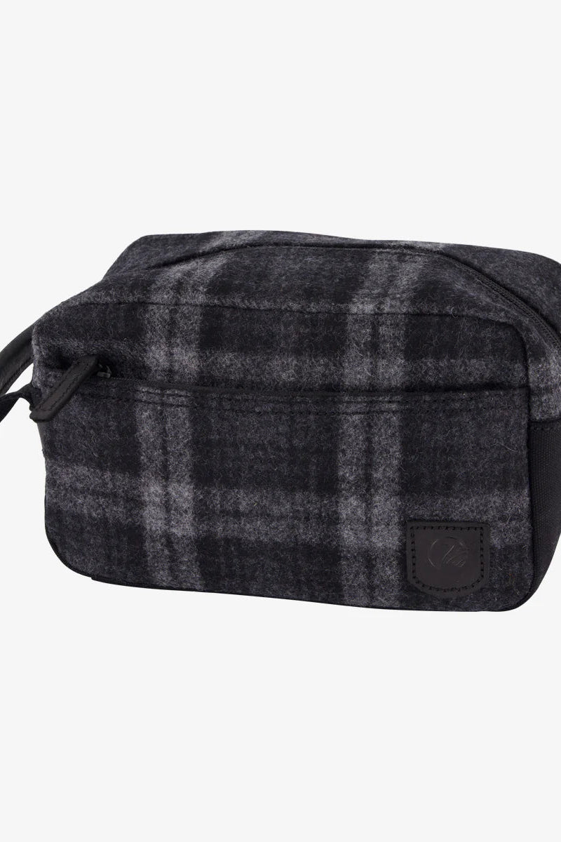 Swanndri Island Bay Wash Bag