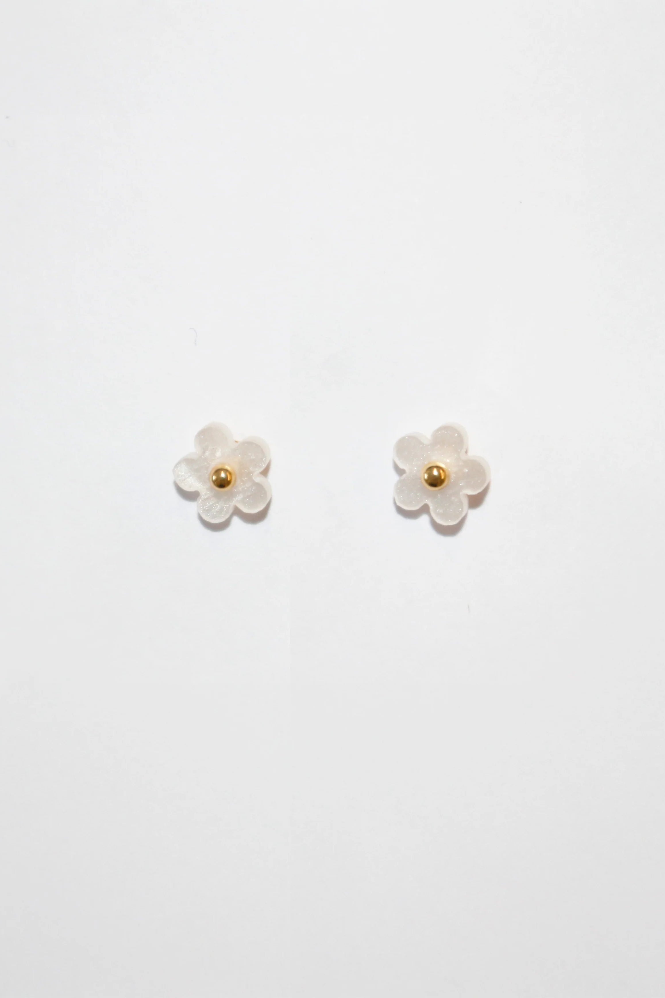 Stella & Gemma Earrings Mother of Pearl Flower
