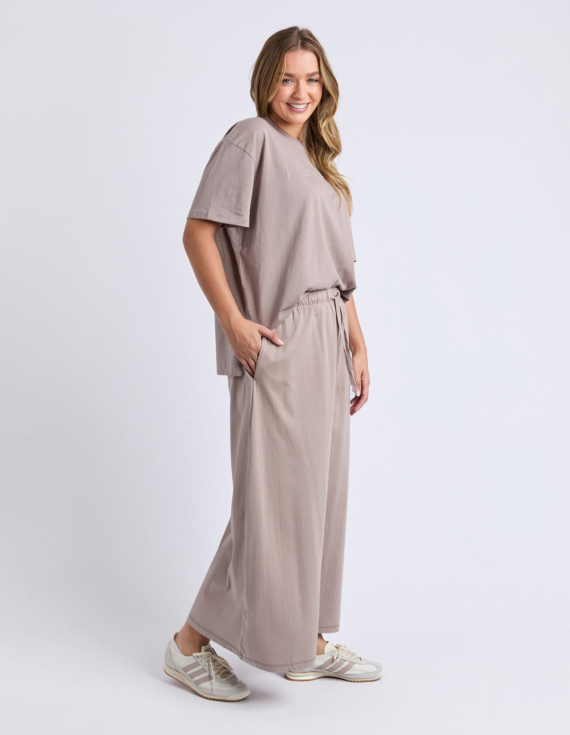 Foxwood Simpliefied Tee