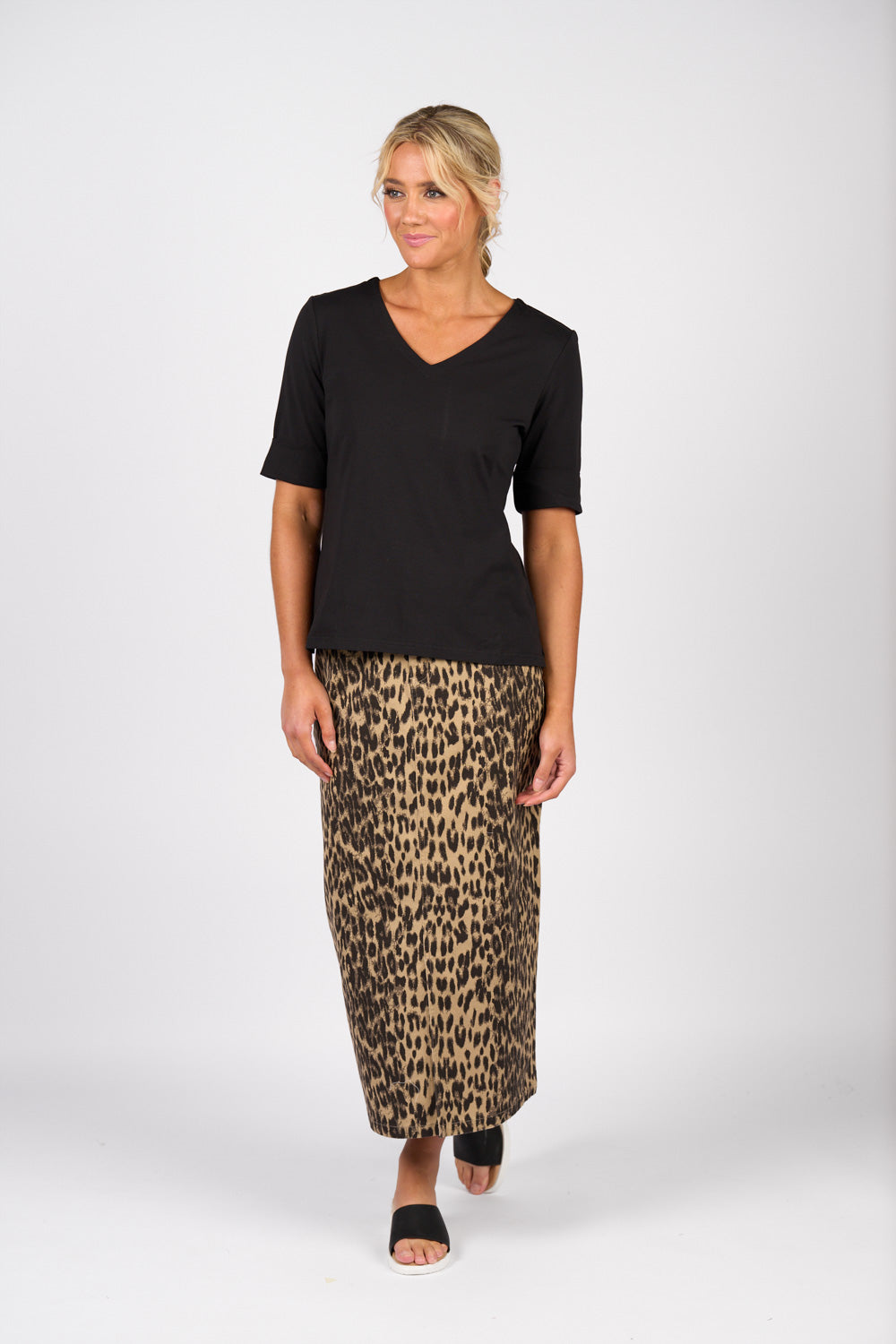 Vassalli V Neck with Cuffed Sleeve