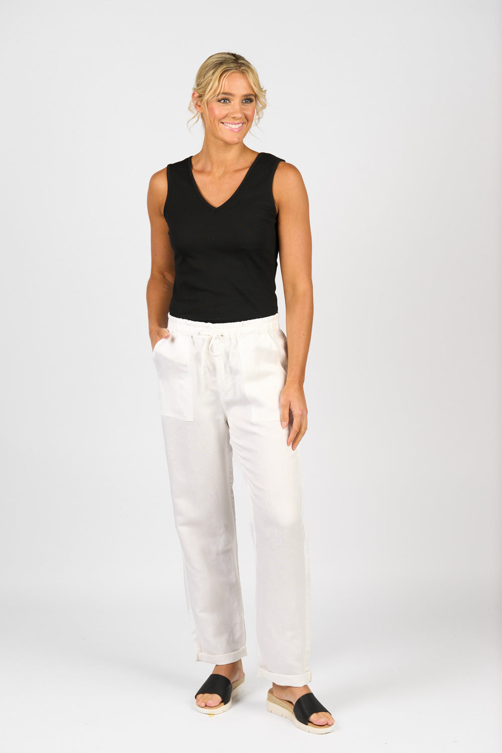 Vassalli Slim Leg Ankle Grazer Elastic Waist Linen Pant
