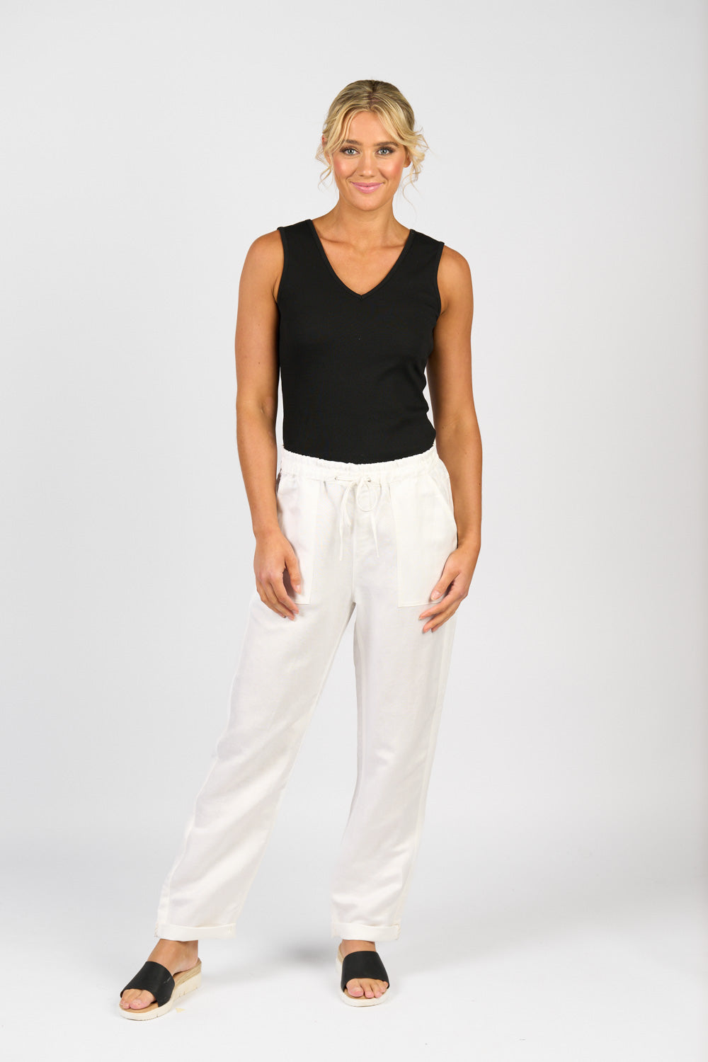 Vassalli Slim Leg Ankle Grazer Elastic Waist Linen Pant