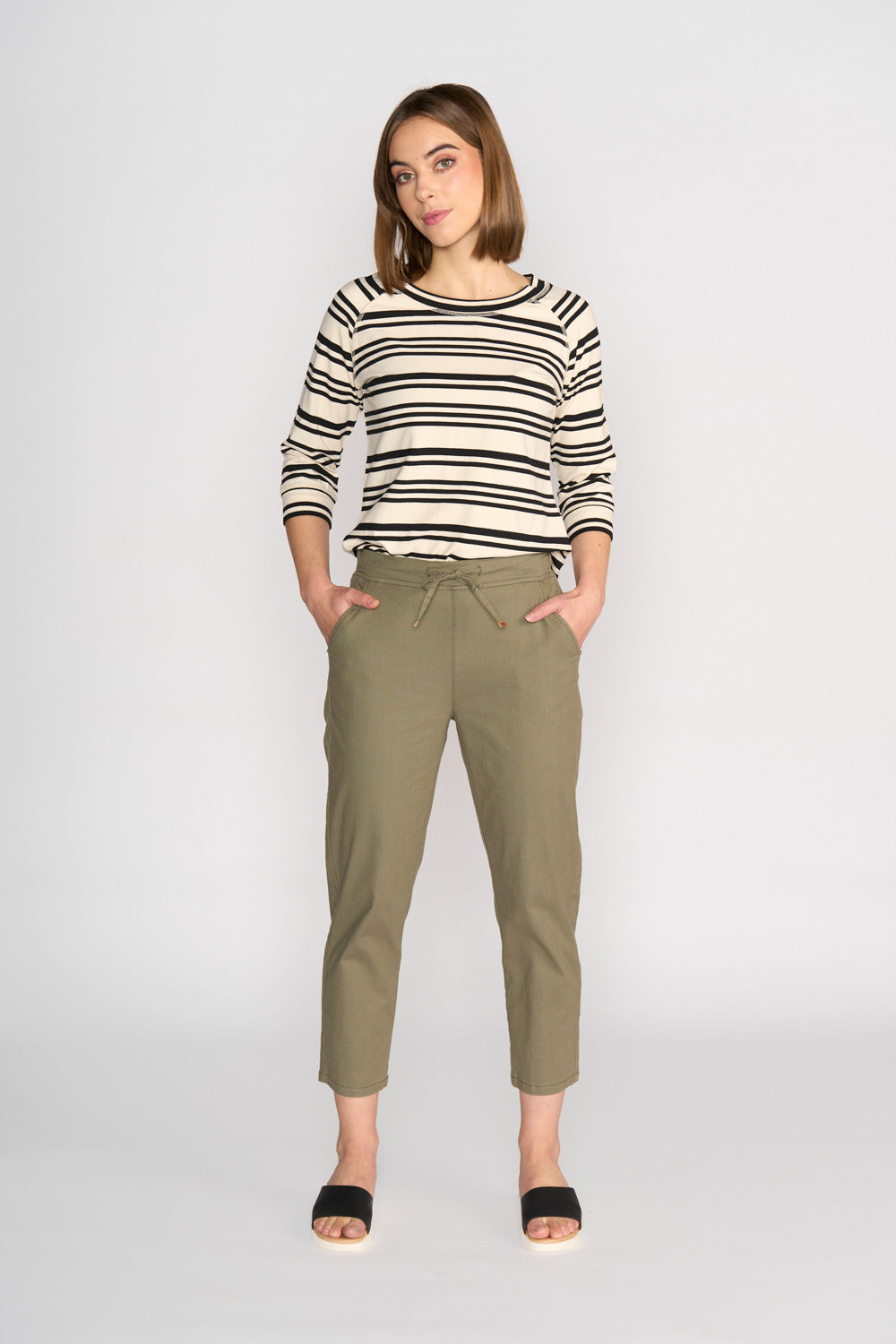 Vassalli 7/8 Length Slim Leg Elastic Waist Pant
