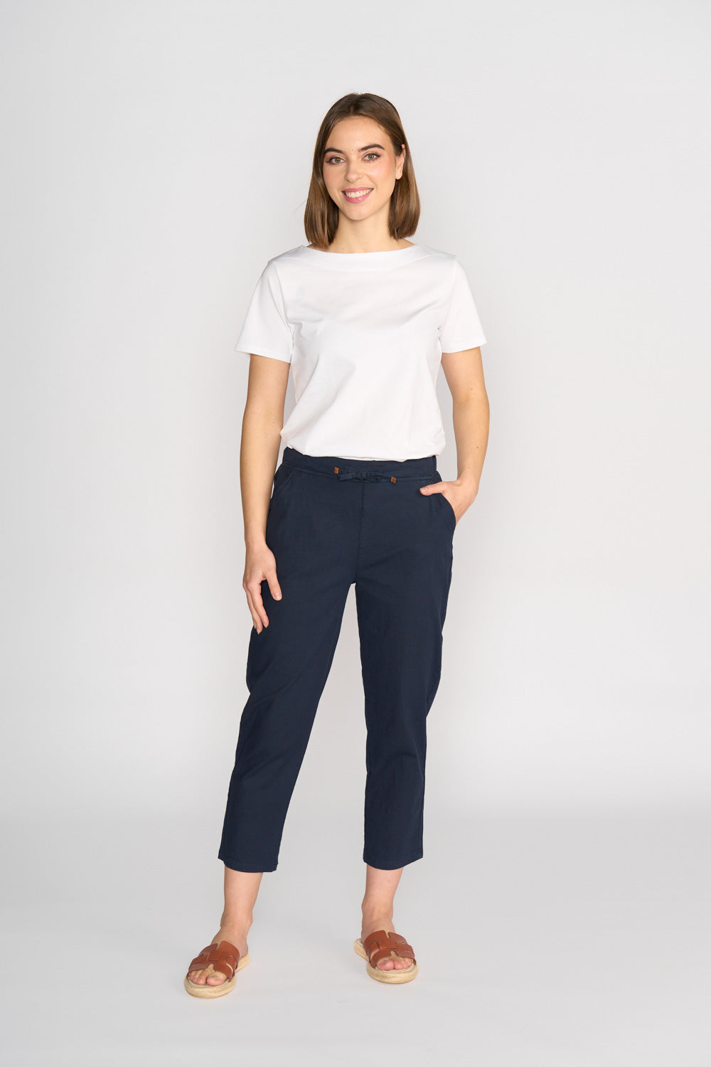 Vassalli 7/8 Length Slim Leg Elastic Waist Pant
