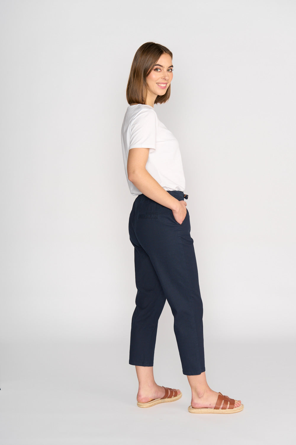 Vassalli 7/8 Length Slim Leg Elastic Waist Pant