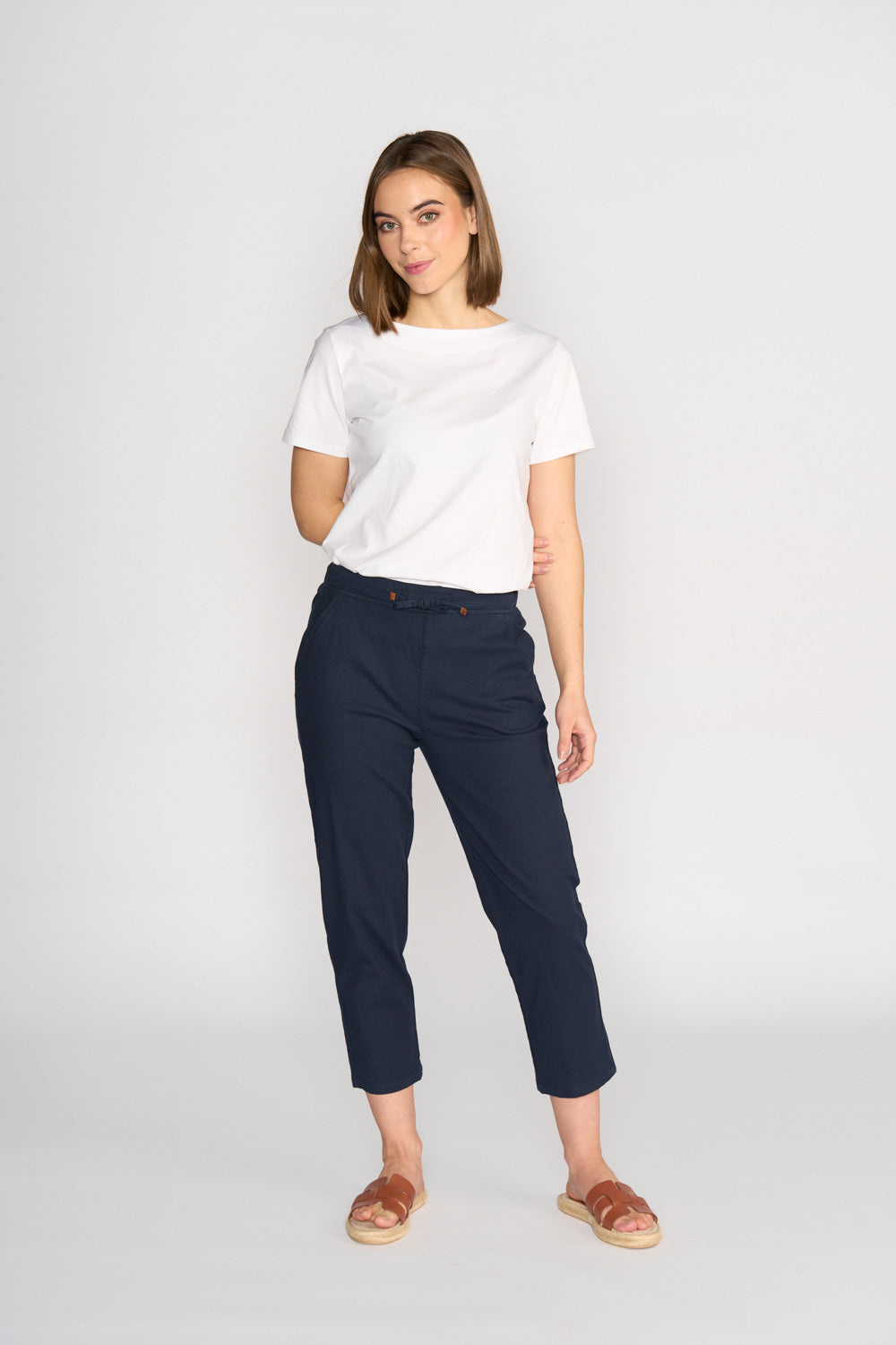 Vassalli 7/8 Length Slim Leg Elastic Waist Pant