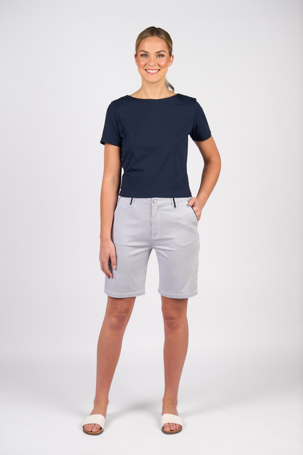 Vassalli Slim Leg Above Knee Short with Contrast Trim