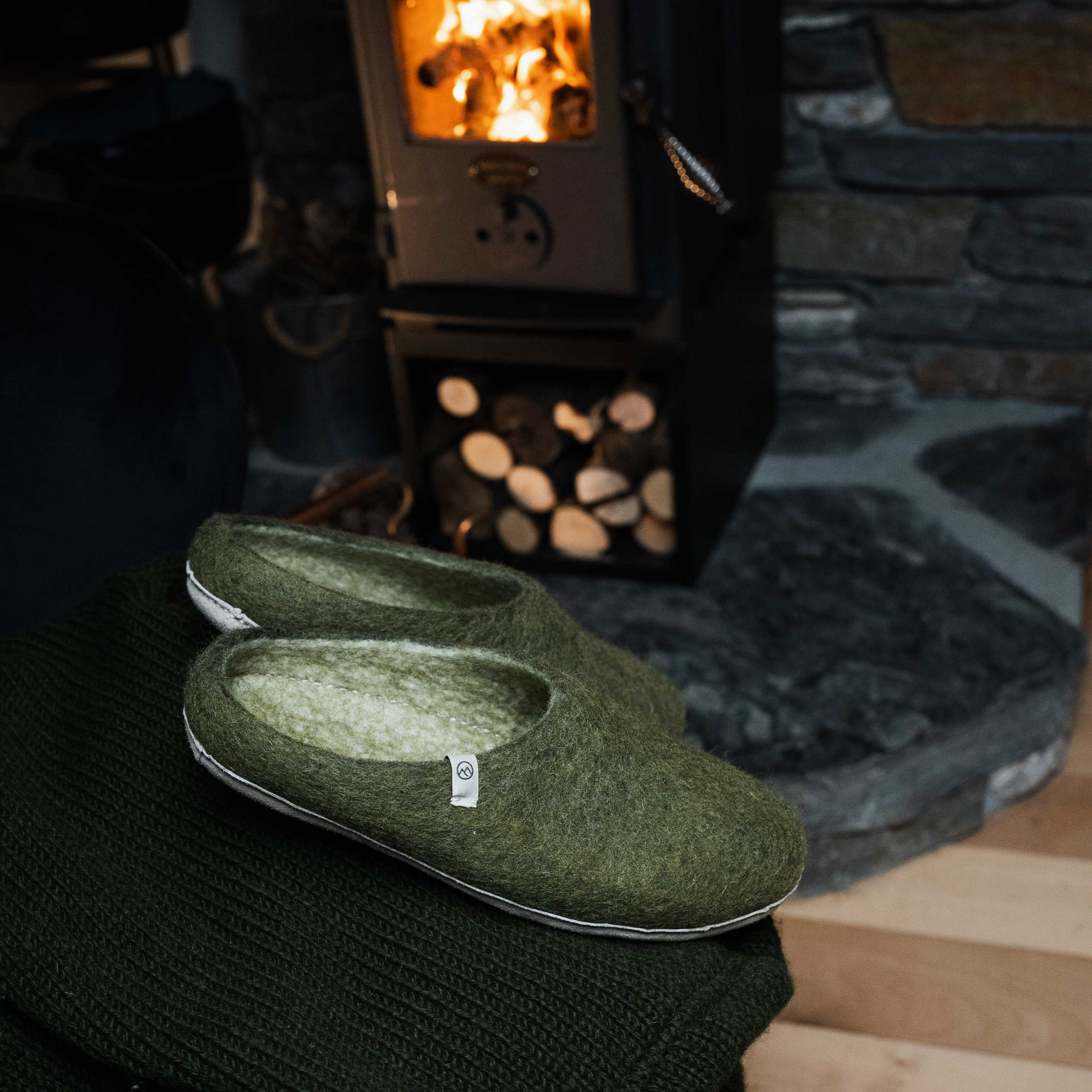 Mount Kiwi Adult Wool Slippers